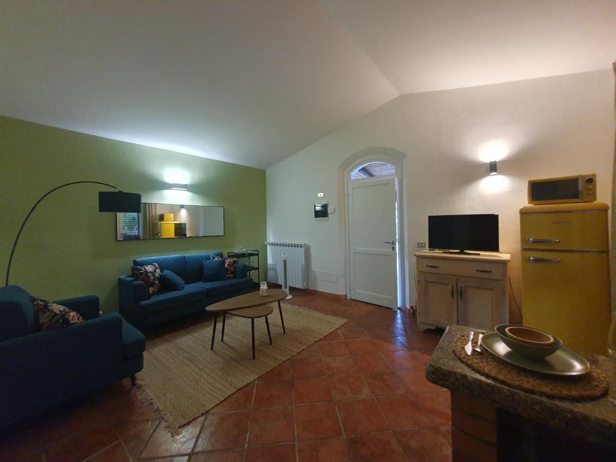 Suite Mirialveda San Pantaleo Exterior photo