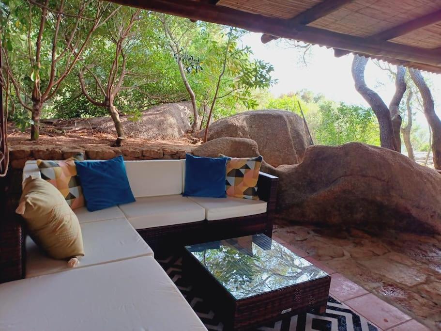 Suite Mirialveda San Pantaleo Exterior photo